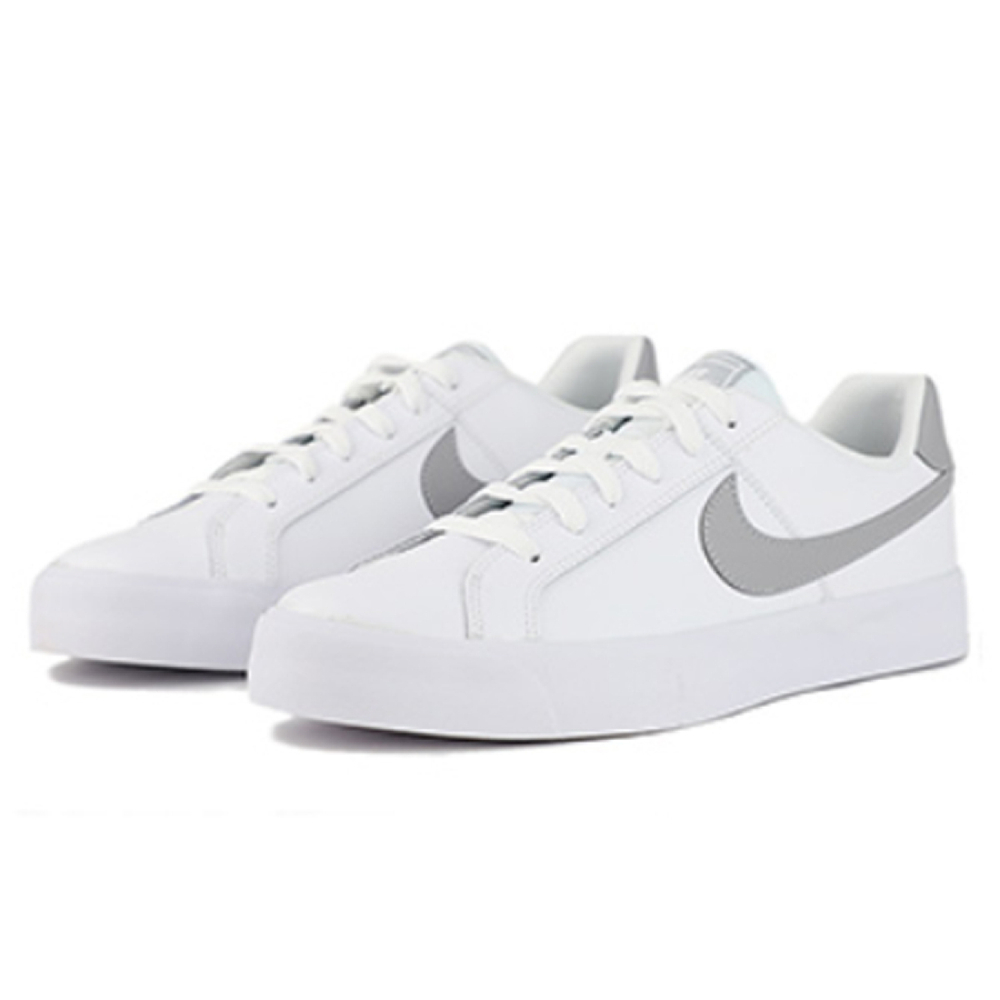 Nike Court Royale