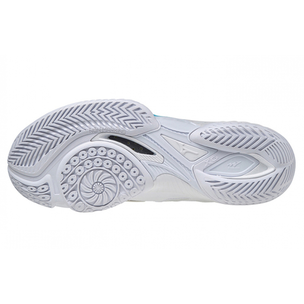 Mizuno Wave Claw