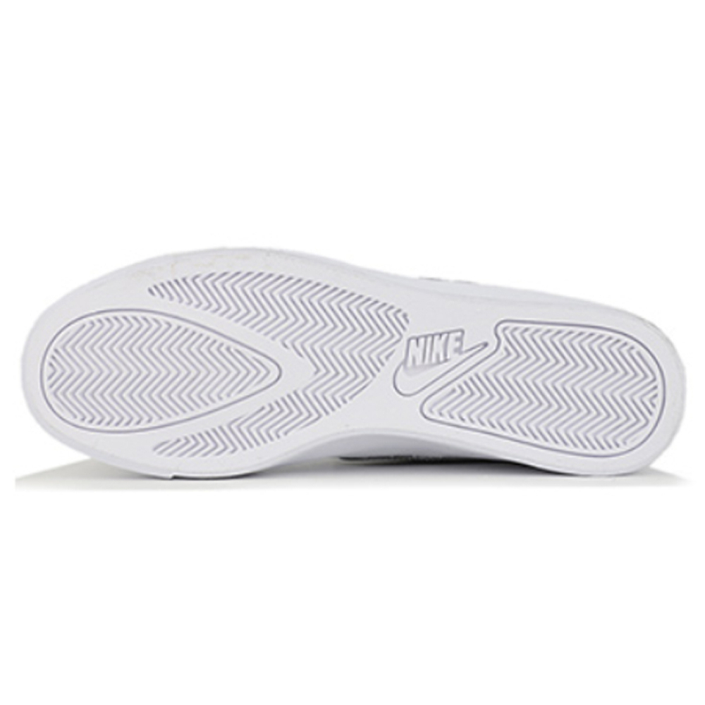 Nike Court Royale