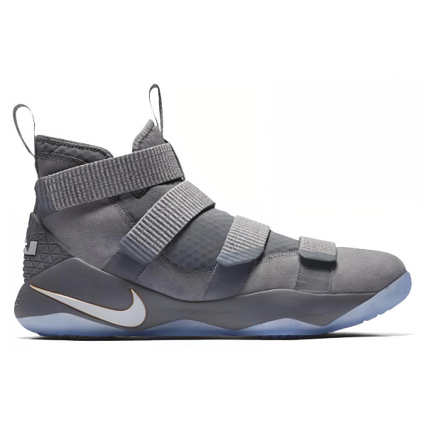 Nike zoom soldier 11