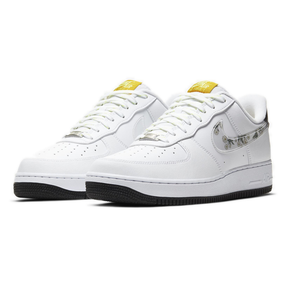 Nike Air Force 1 07 LV8