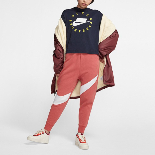 Nike Sportswear Swoosh Logo