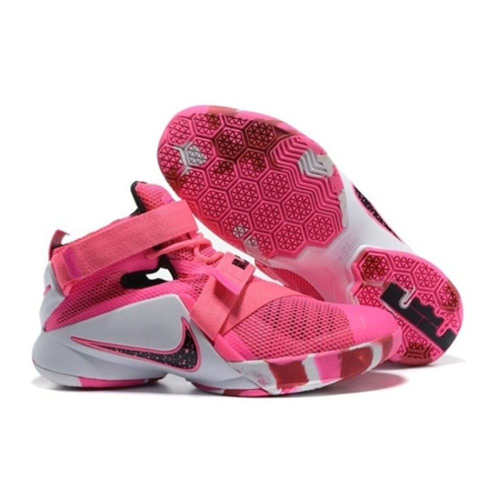 Nike zoom soldier 9