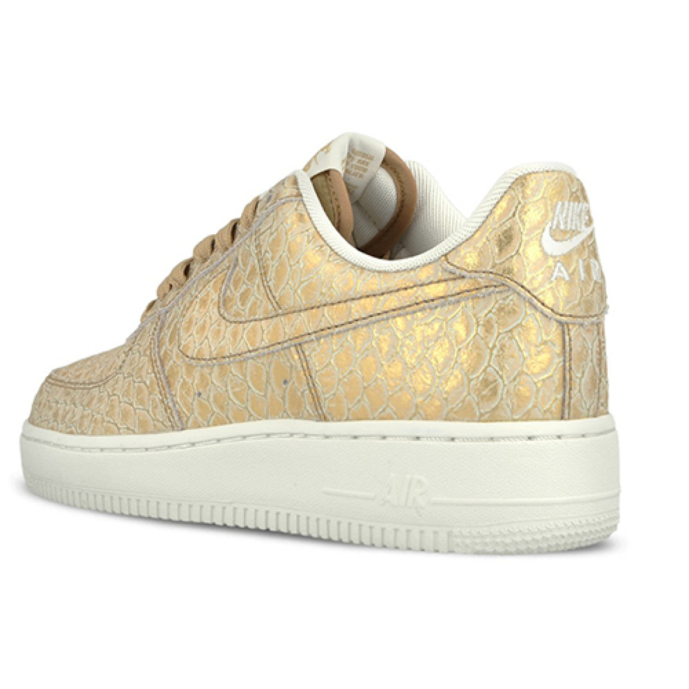 Nike Air Force 1 LV8