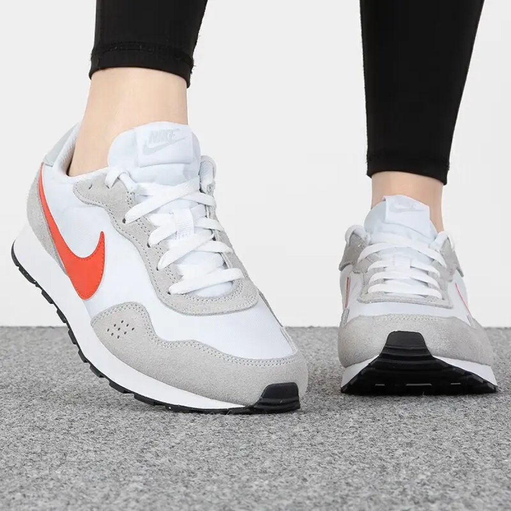 Nike MD Valiant