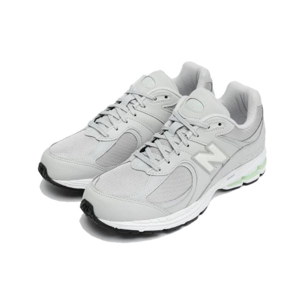 New Balance NB 2002R