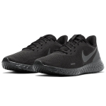 Nike REVOLUTION 5