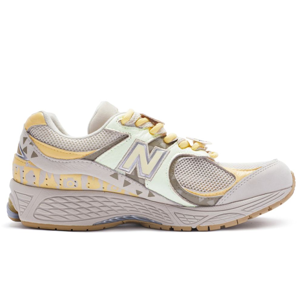 【 】 New Balance NB 2002R