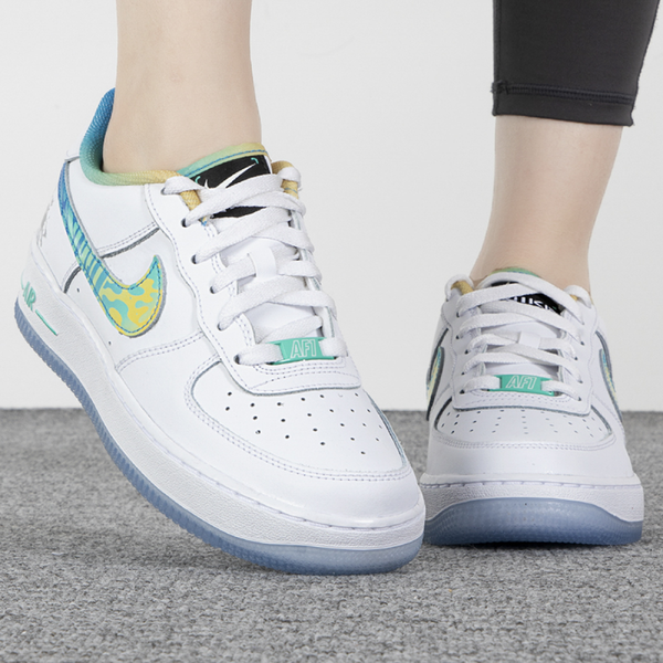 Nike Air Force 1 LV8