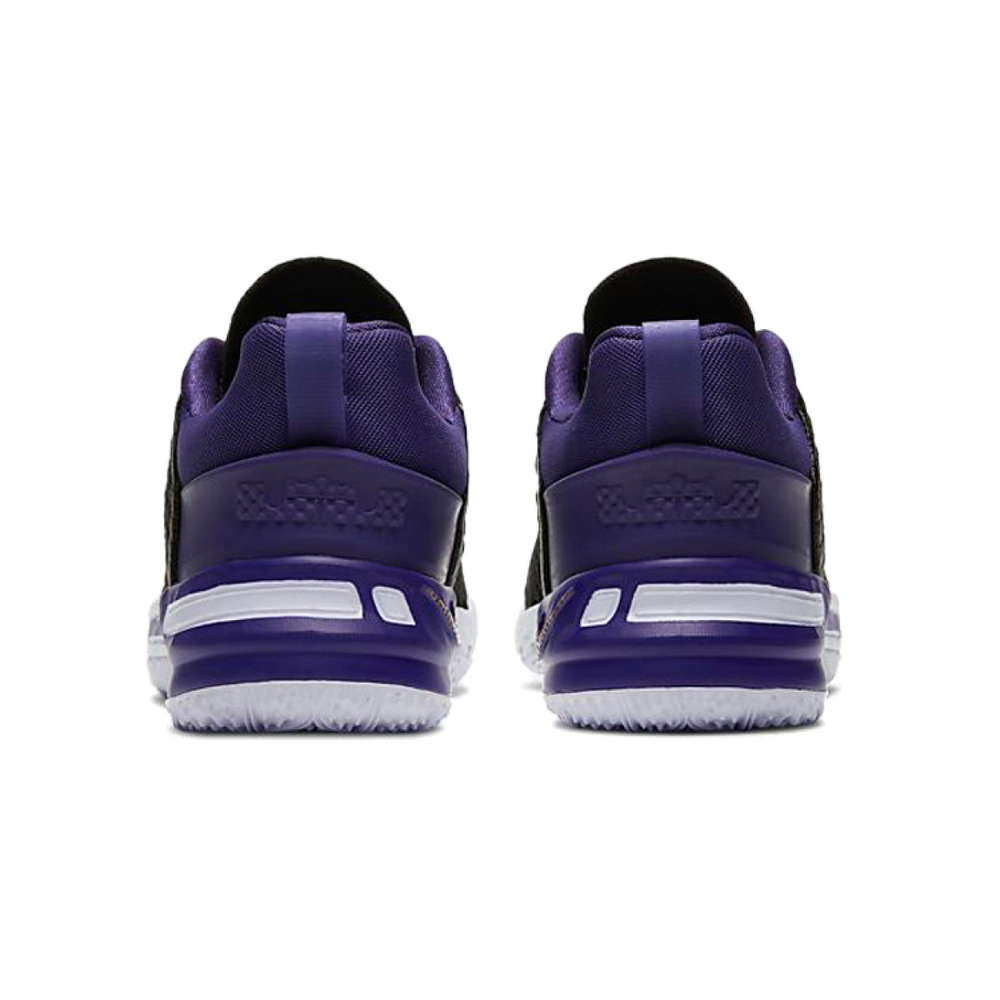 Nike Lebron 18