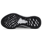 Nike REVOLUTION 6