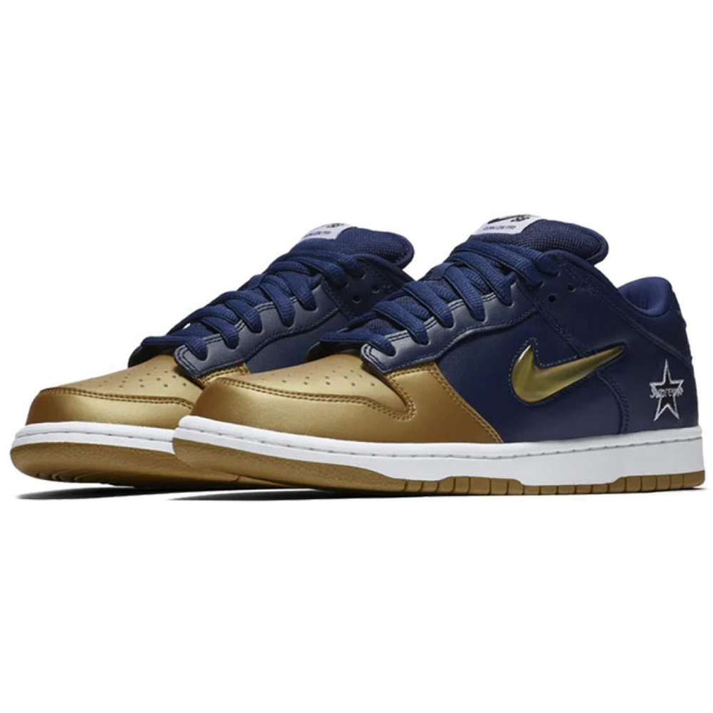 Supreme x Nike Dunk SB