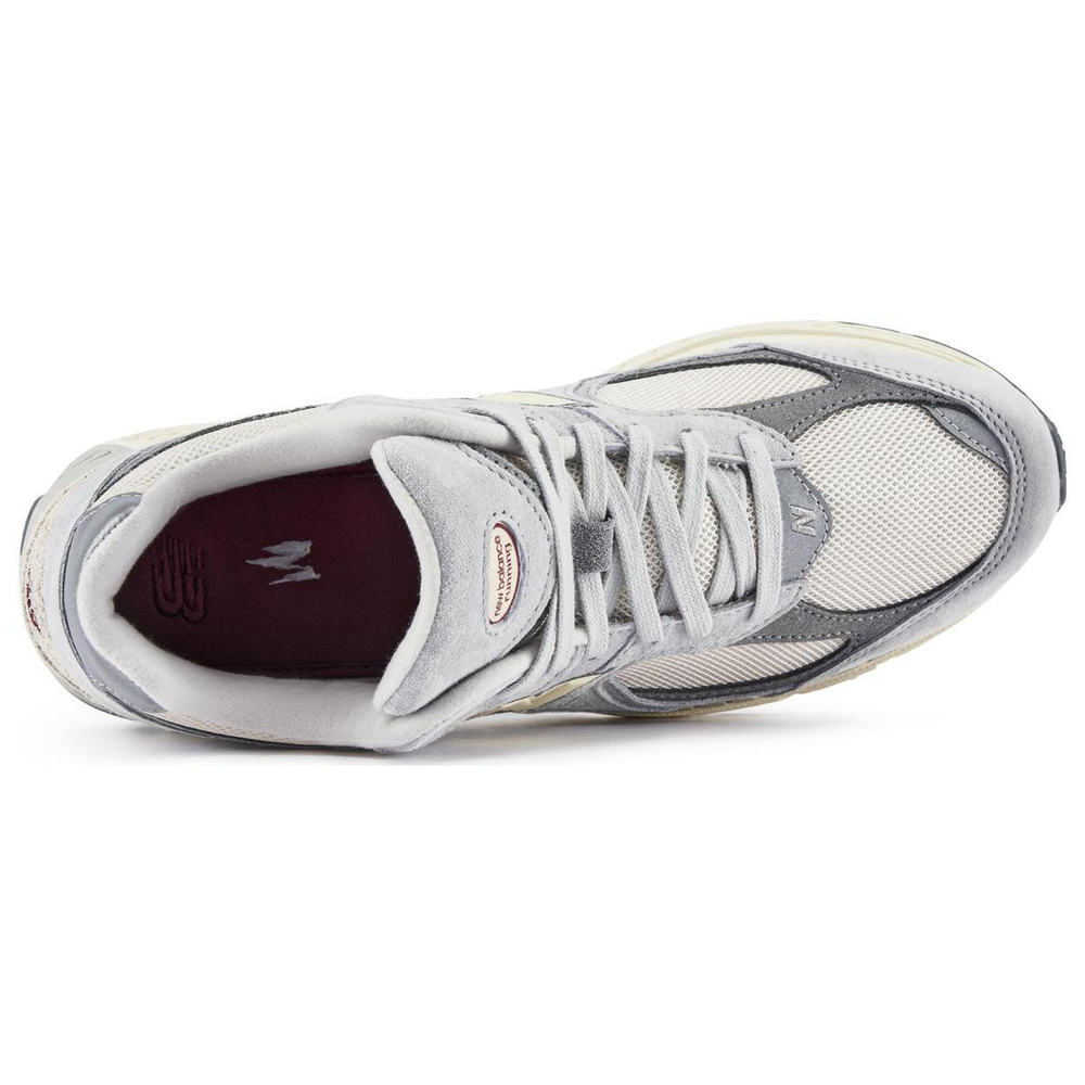 New Balance NB 2002R