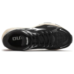 Mizuno Racer S