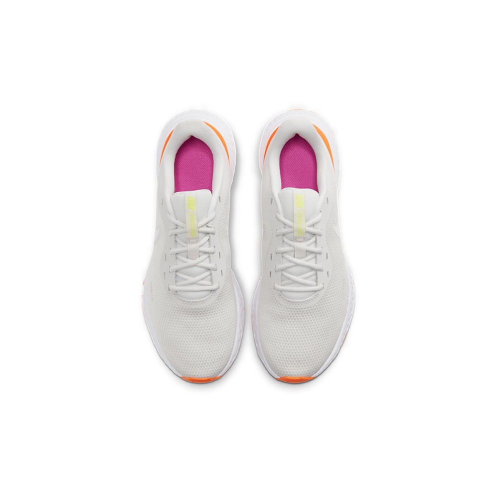 Nike REVOLUTION 5