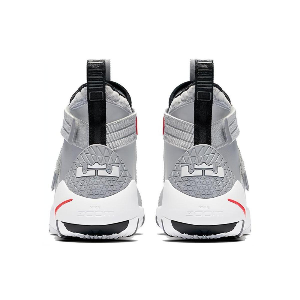 Nike zoom soldier 11 Silver Bullet