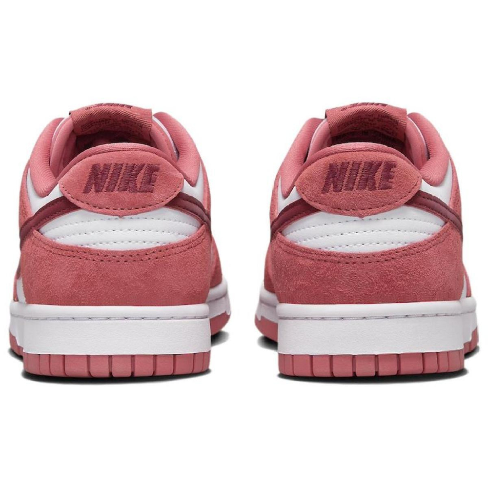 Nike Dunk WMNS "Valentine's Day"
