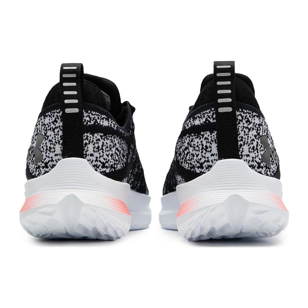 Under Armour Velociti 3