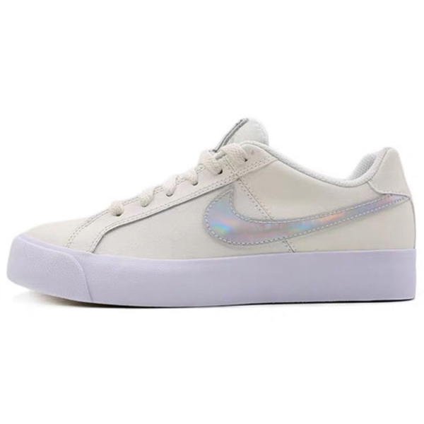 Nike Court Royale AC Logo