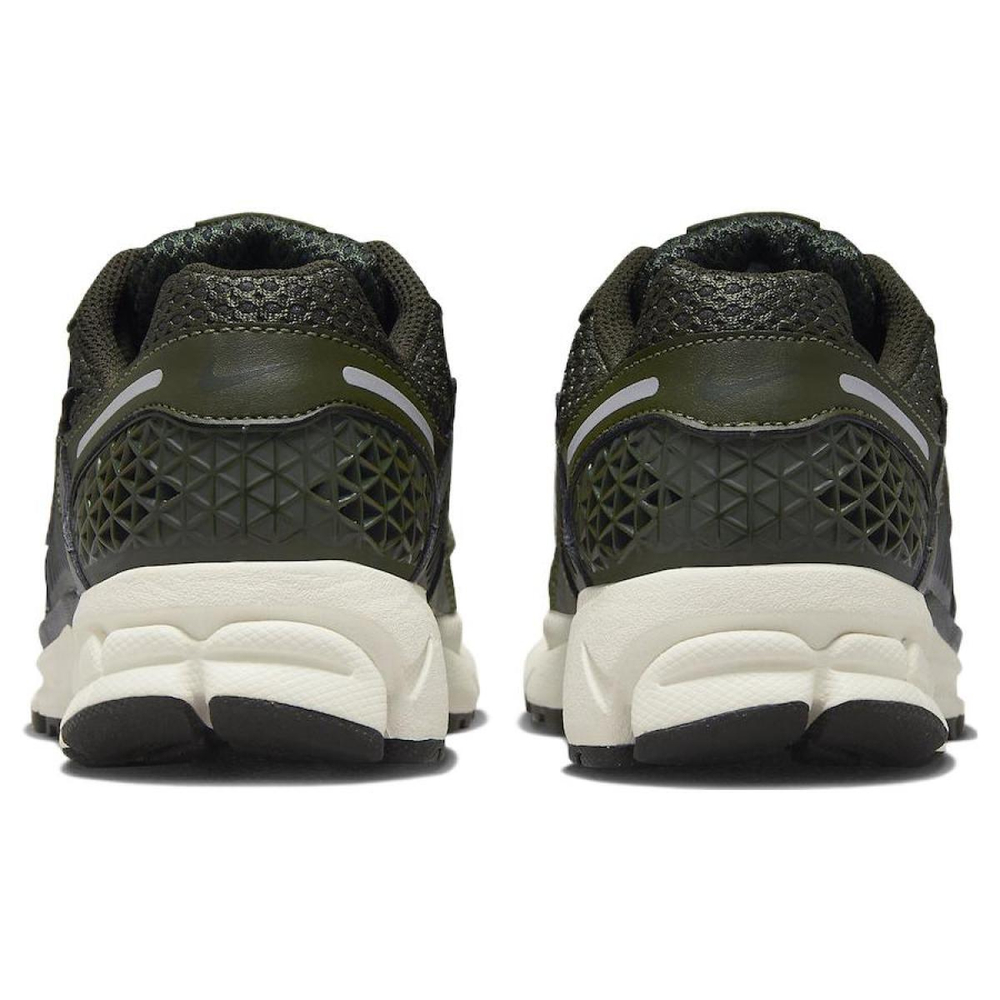 Nike Air Zoom Vomero 5