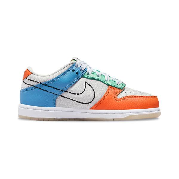 Nike Dunk "Nike 101"