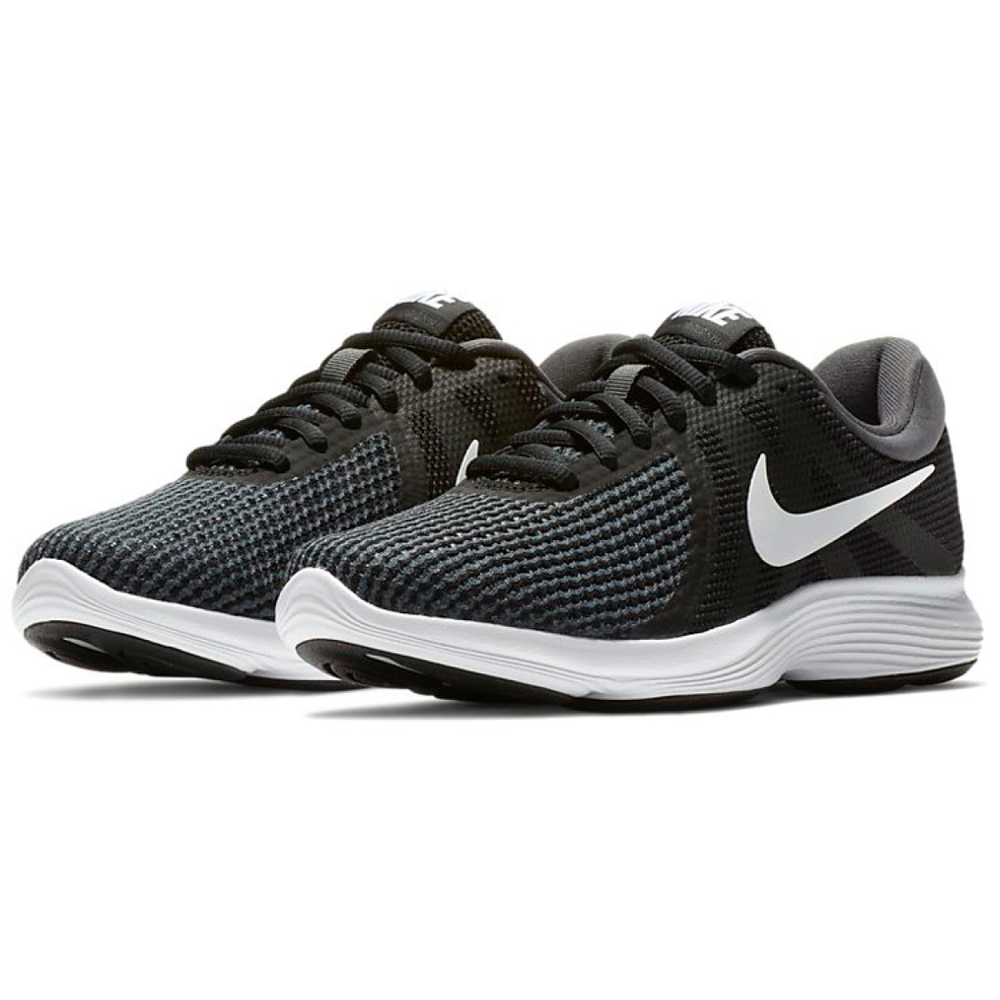 Nike REVOLUTION 4