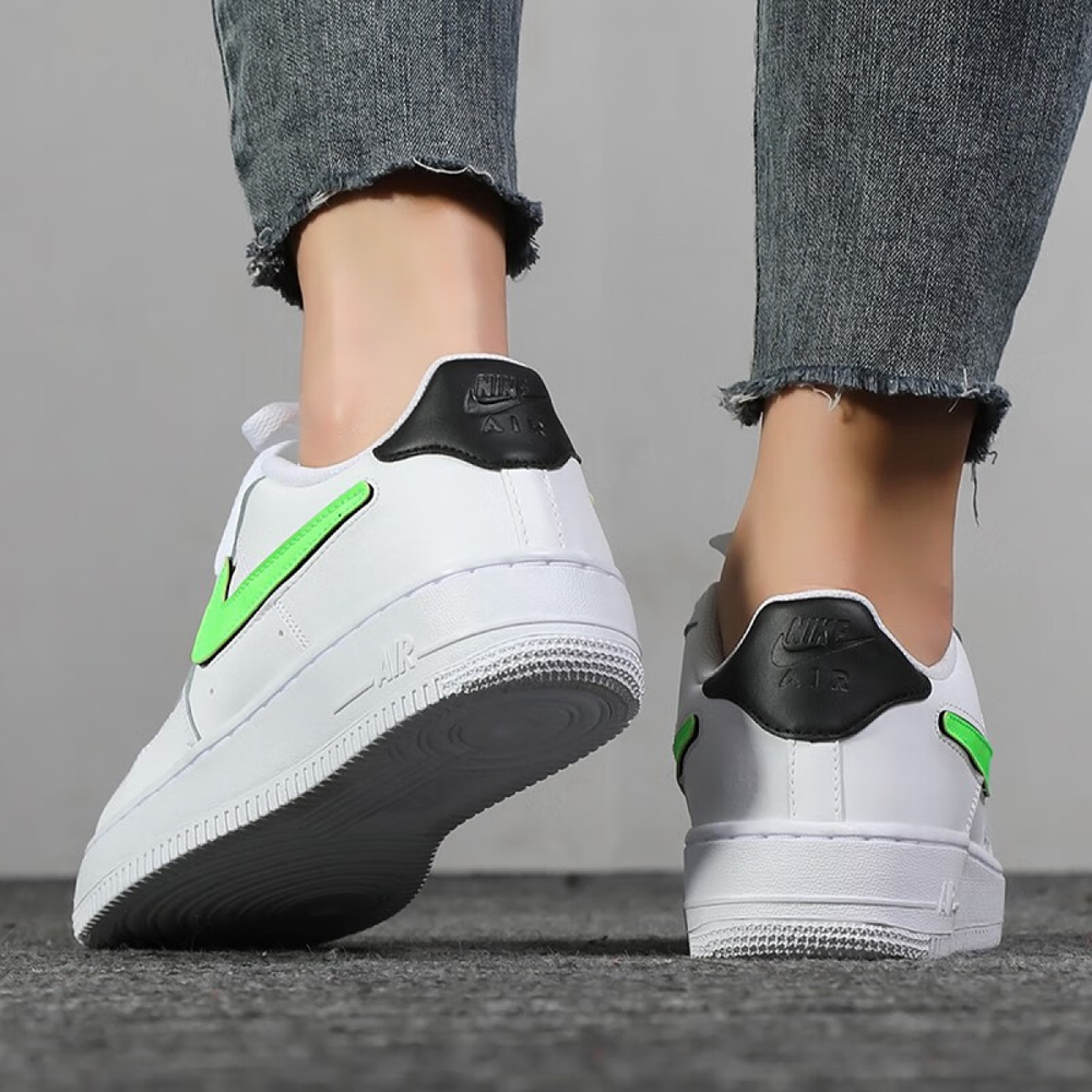 Nike Air Force 1 LV8 3