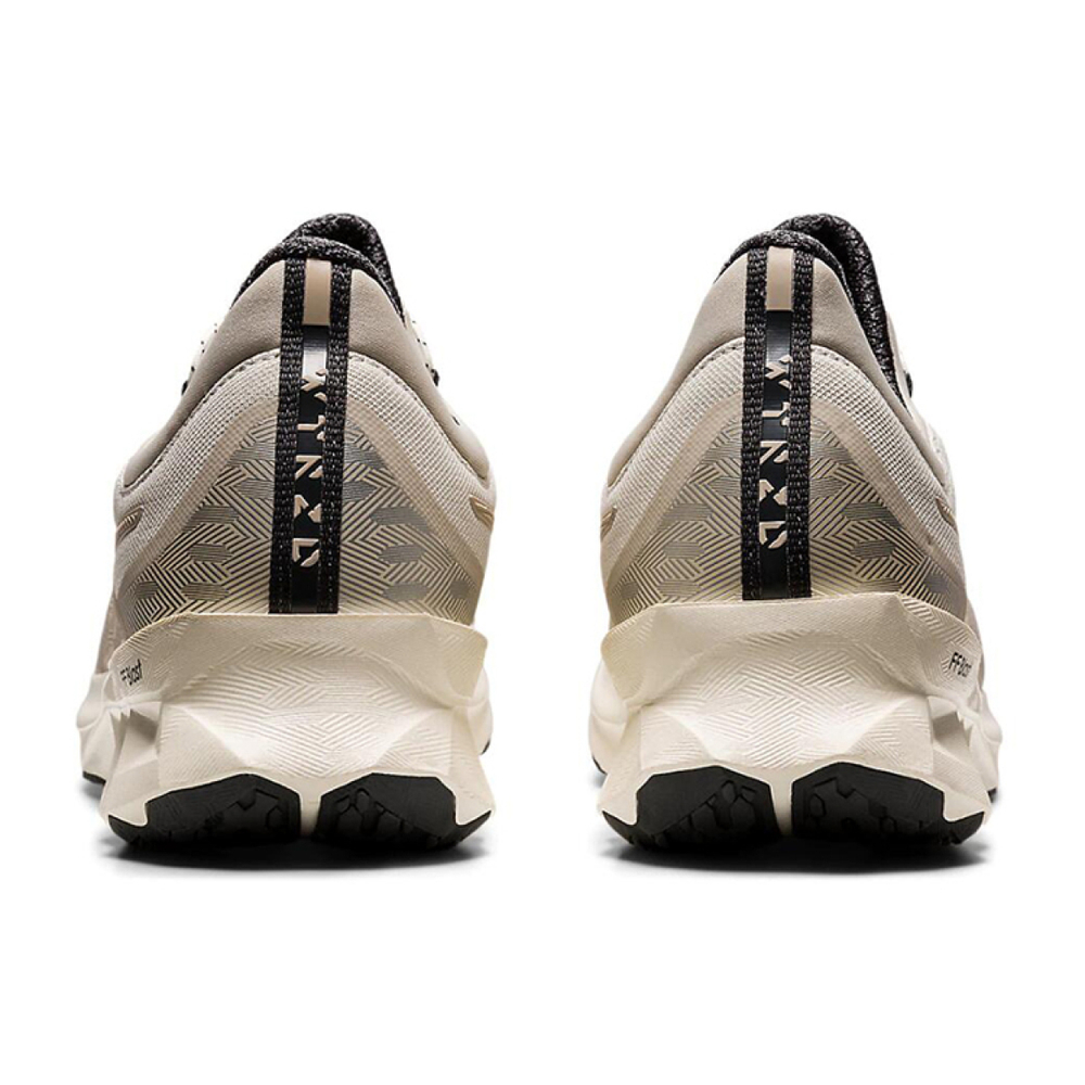 Asics Novablast
