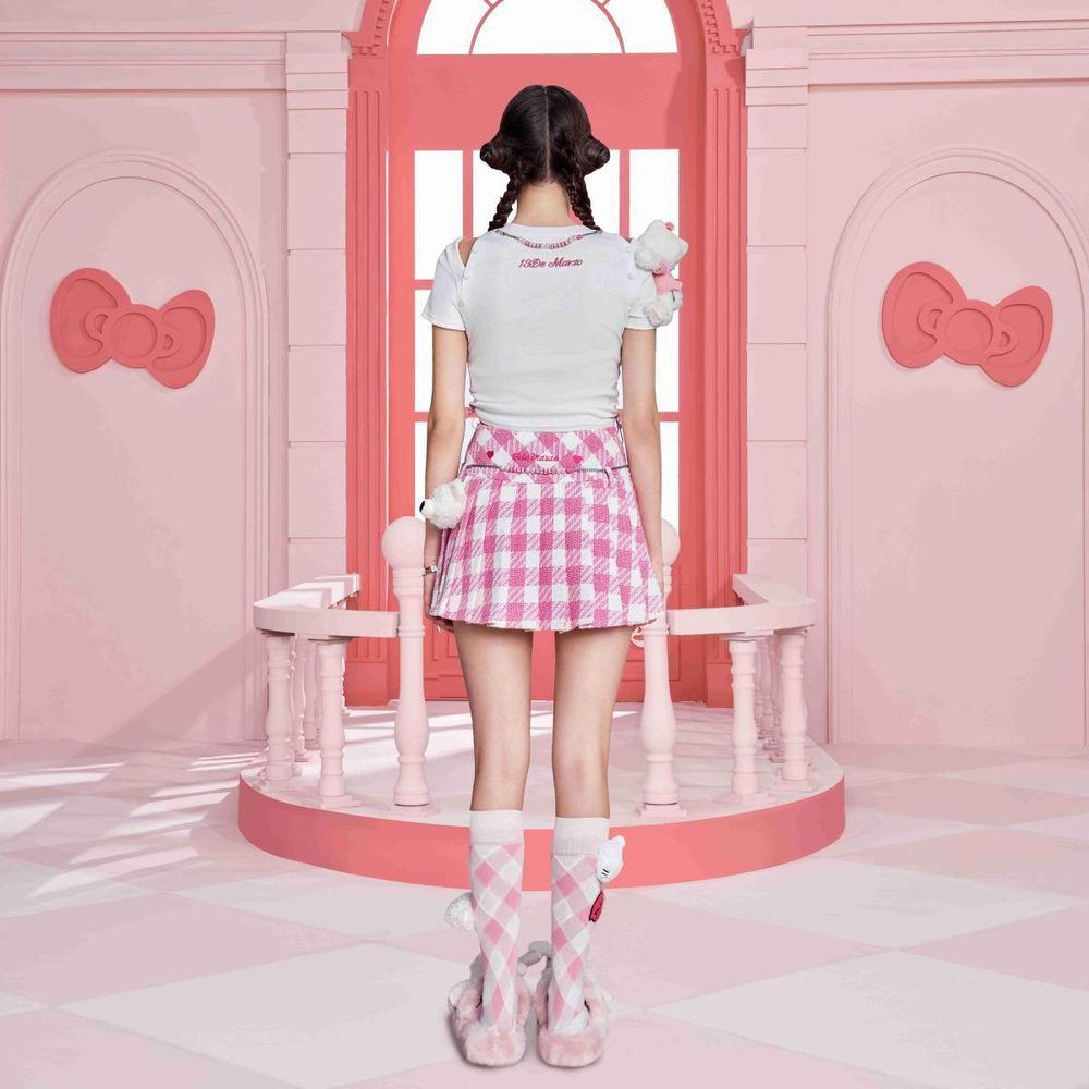 13 DEMARZO x Sanrio/