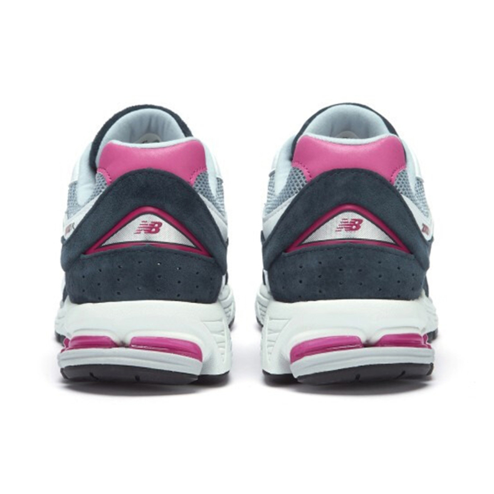 New Balance NB 2002R