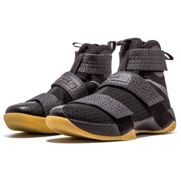 Nike zoom soldier 10
