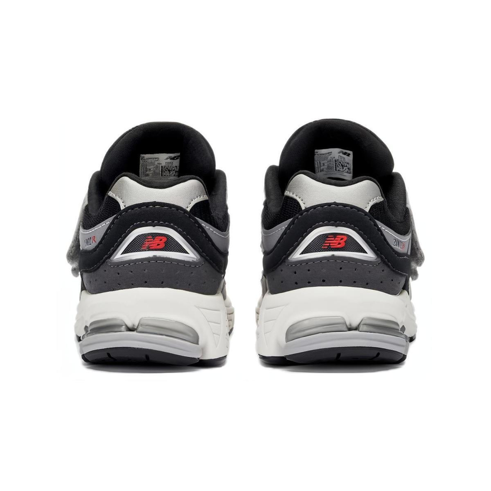 New Balance NB 2002R