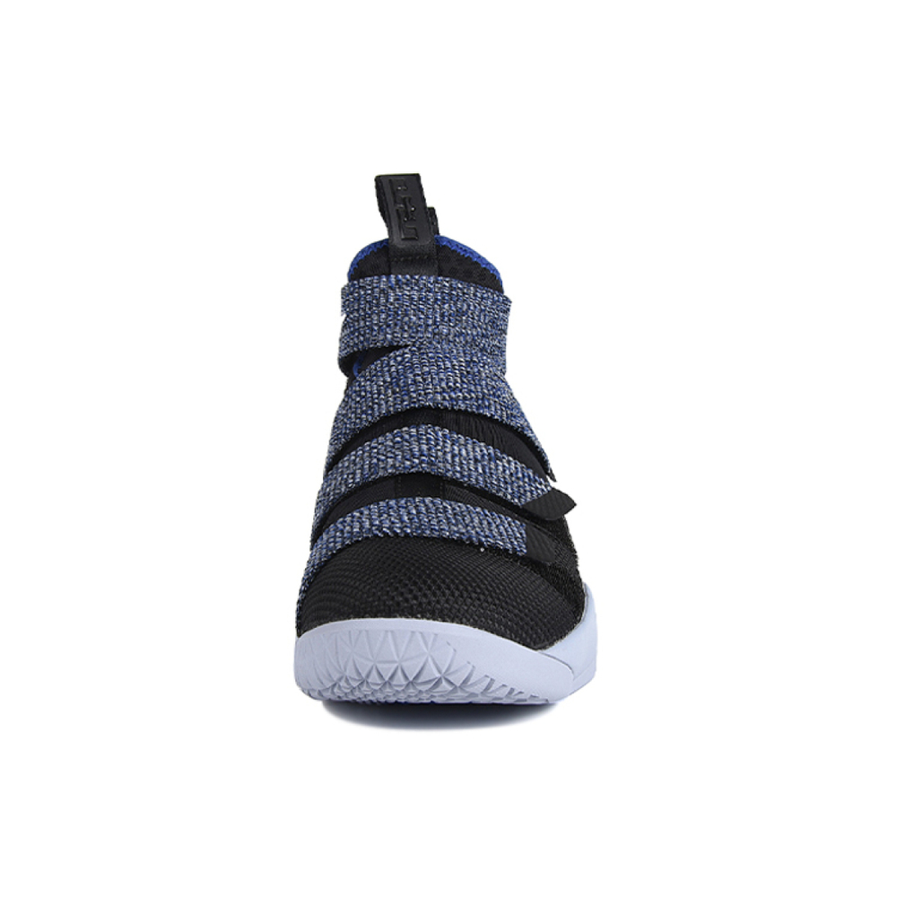Nike zoom soldier 11