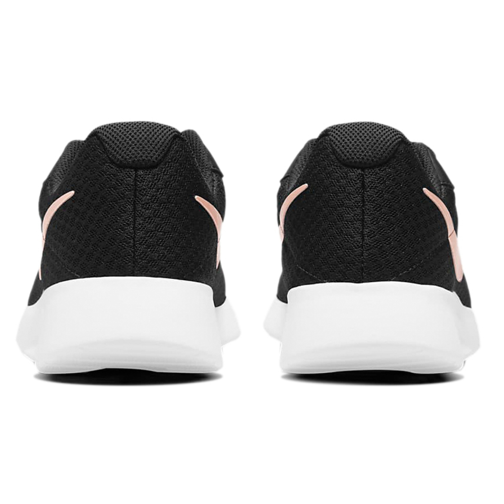 Nike Tanjun