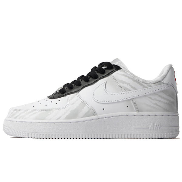 【 】 Nike Air Force 1 1’07