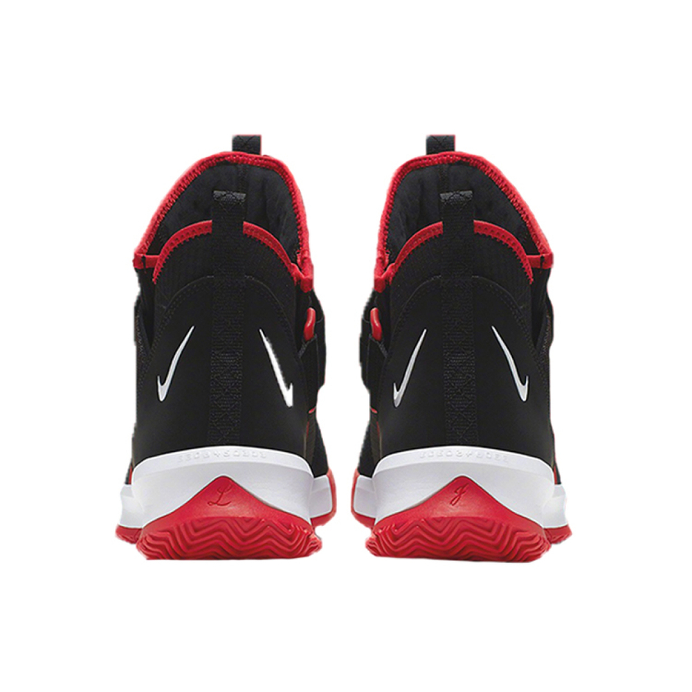 Nike zoom soldier 13 13