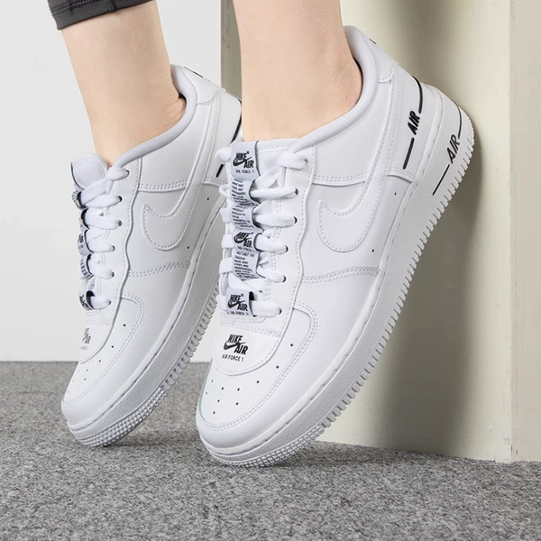 Nike Air Force 1 LV8 3