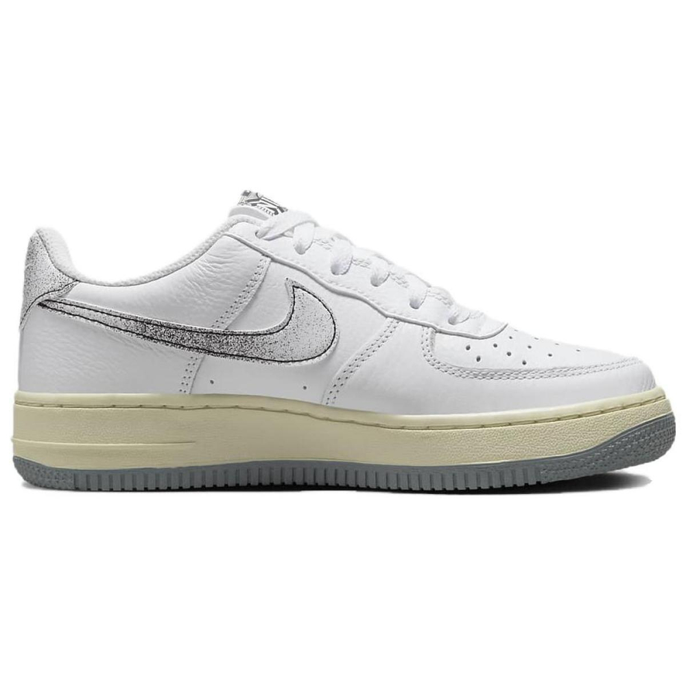 Nike Air Force 1 LV8 3