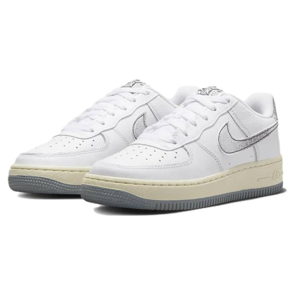 Nike Air Force 1 LV8 3