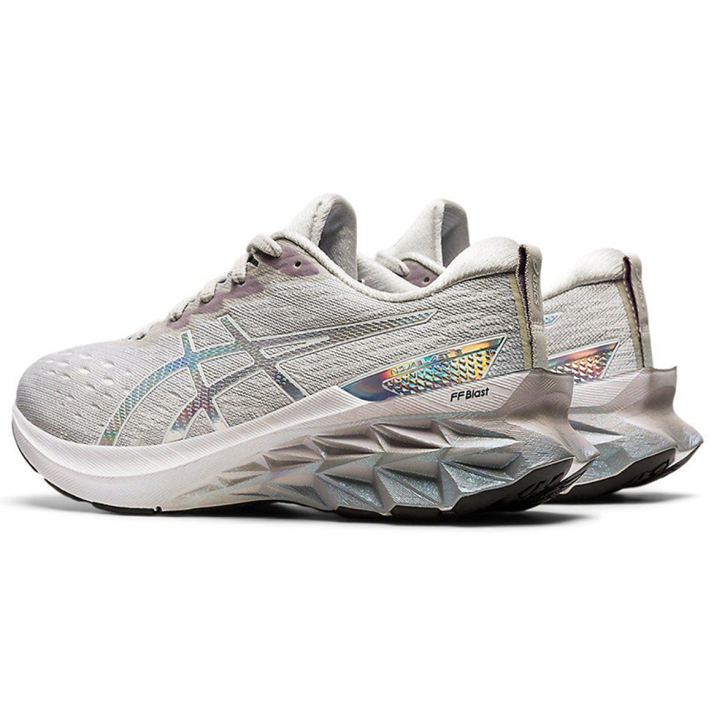 Asics Novablast 2