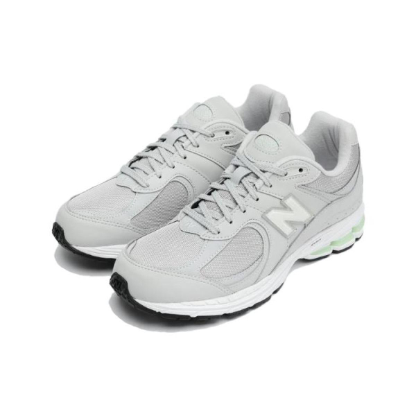 New Balance NB 2002R