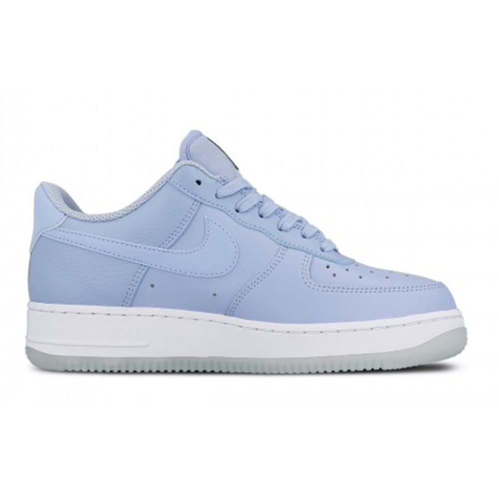 Nike Air Force 1 07 Essential