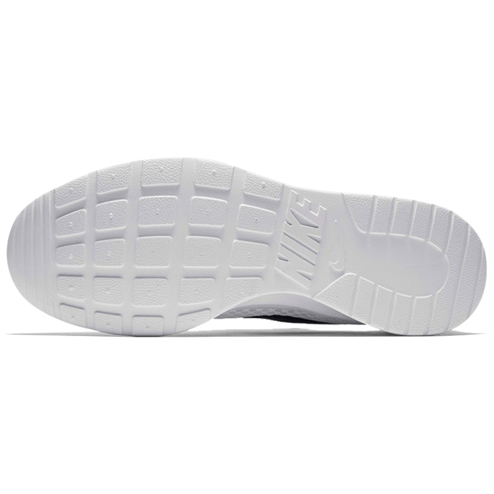 Nike Tanjun