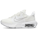 Nike Air Max INTRLK Logo