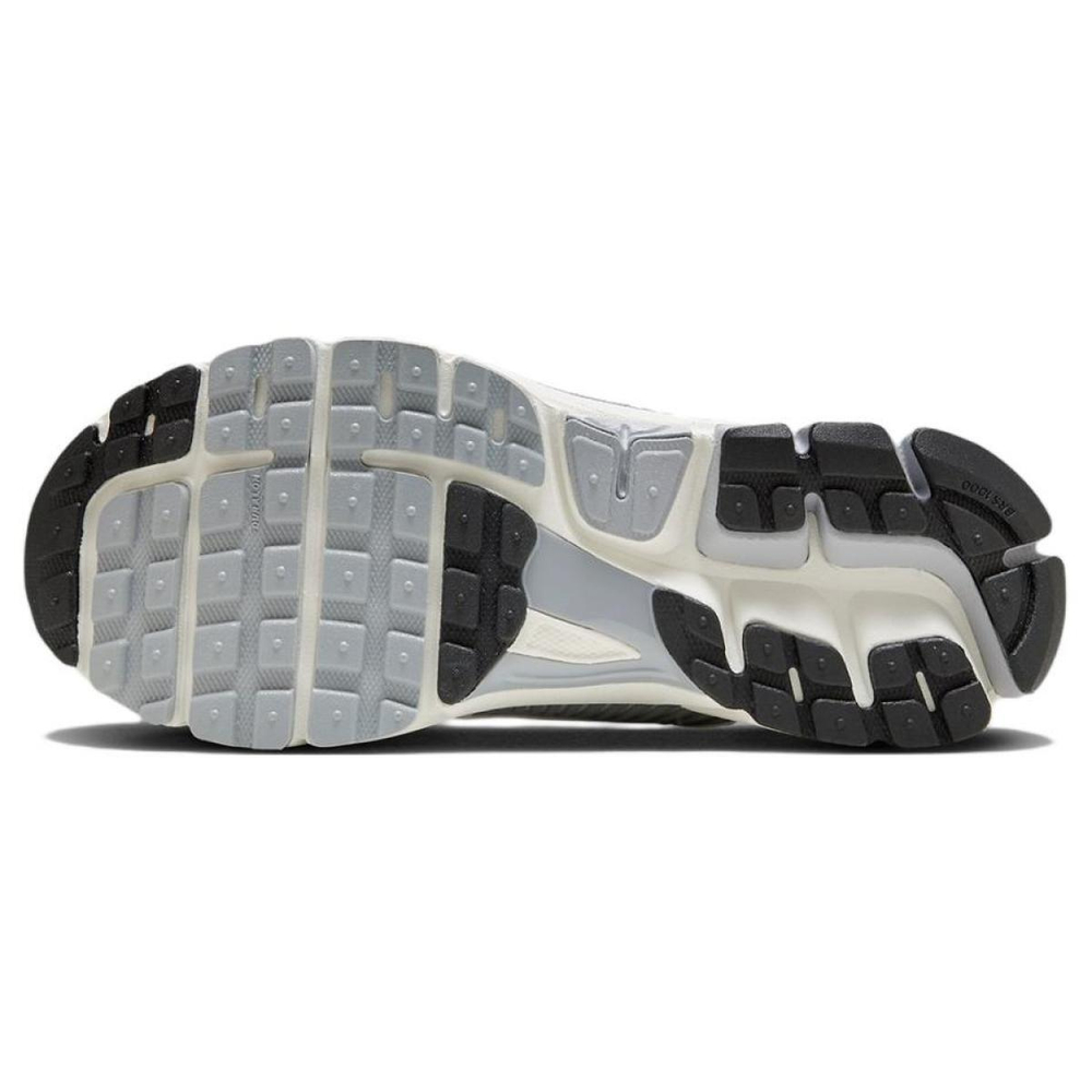 Nike Air Zoom Vomero 5