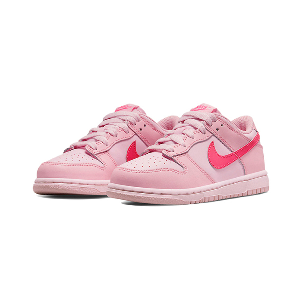 Nike Dunk "Triple Pink"
