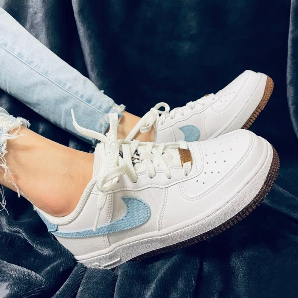 Nike Air Force 1 LV8 1