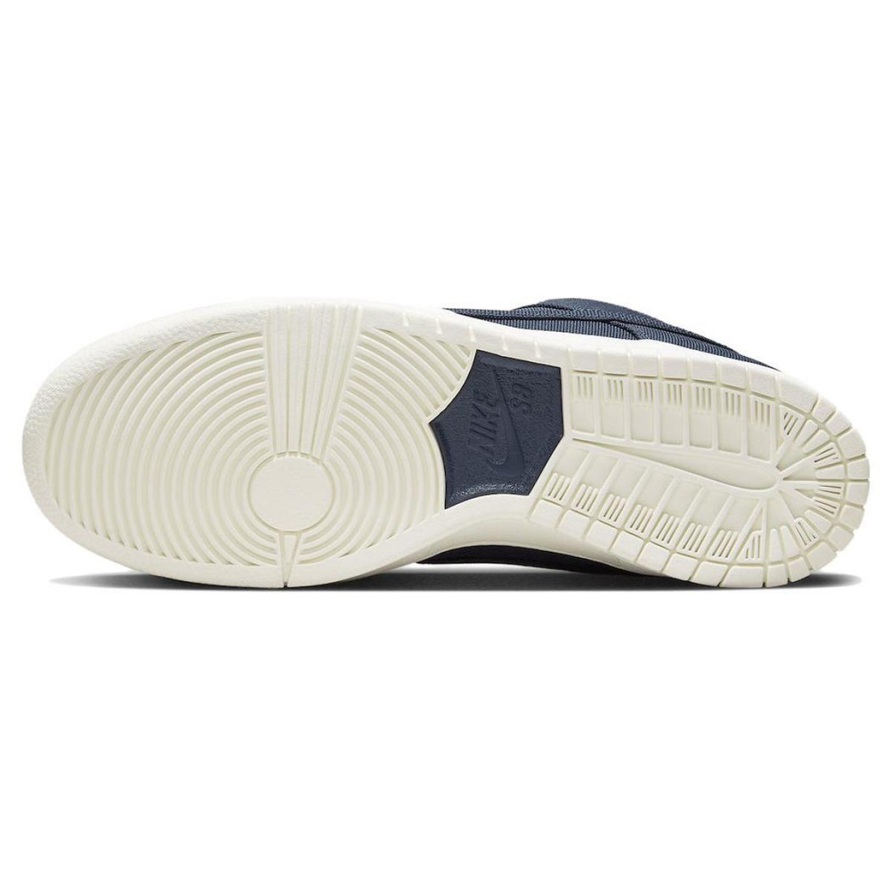 Nike Dunk SB "Midnight Navy/Desert Ochre"