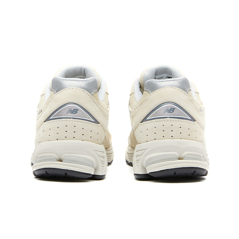 New Balance NB 2002R