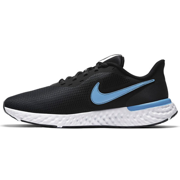 Nike REVOLUTION 5